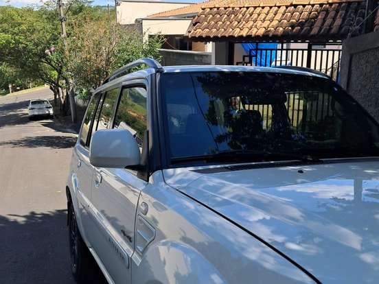 MITSUBISHI-PAJERO TR4-2.0 4X4 16V 140CV FLEX 4P AUTOMÁTICO MITSUBISHI-PAJERO TR4-2014