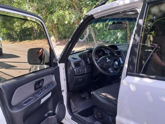 MITSUBISHI-PAJERO TR4-2.0 4X4 16V 140CV FLEX 4P AUTOMÁTICO MITSUBISHI-PAJERO TR4-2014
