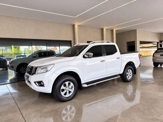 NISSAN FRONTIER 2.3 16V TURBO DIESEL LE CD 4X4 AUTOMÁTICO