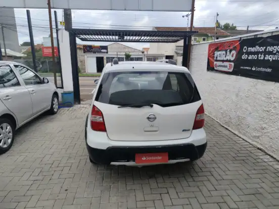 NISSAN-LIVINA-2012