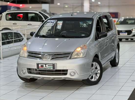 NISSAN-LIVINA-2012