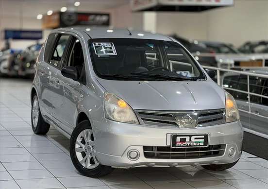 NISSAN-LIVINA-2012