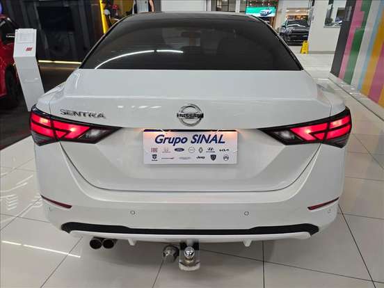 NISSAN-SENTRA-2023