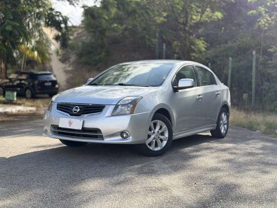 NISSAN-SENTRA-2011
