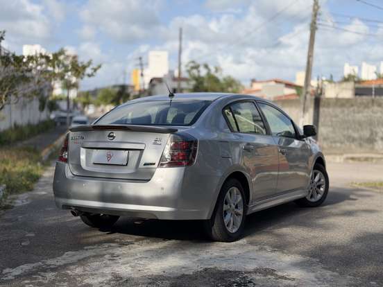 NISSAN-SENTRA-2011
