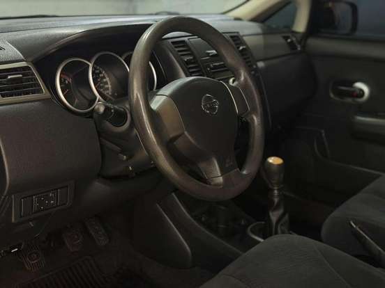 NISSAN-TIIDA-2011