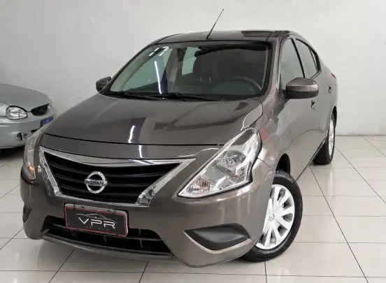 NISSAN-VERSA-2017