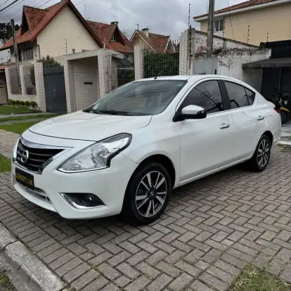 NISSAN-VERSA-2017