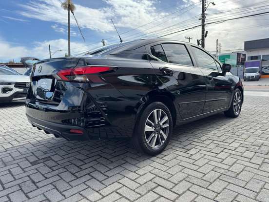 NISSAN-VERSA-2023
