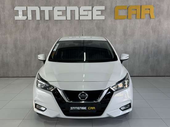 NISSAN-VERSA-2021
