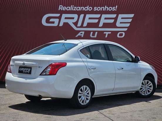 NISSAN-VERSA-2013