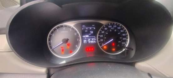 NISSAN-VERSA-2022