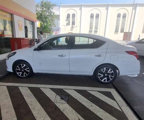 NISSAN-VERSA-2017