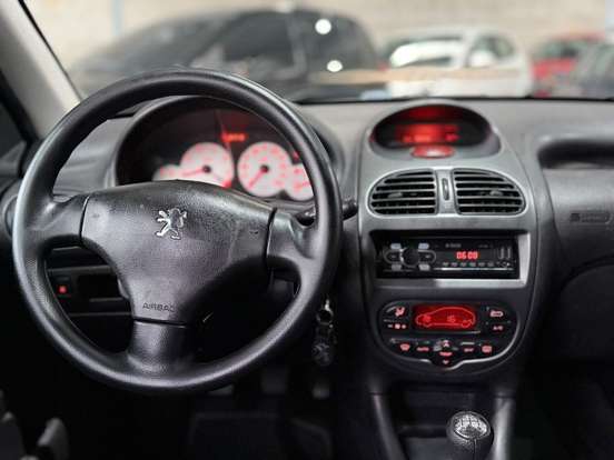 PEUGEOT-206-2005