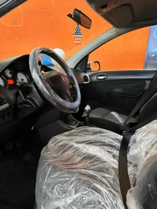 PEUGEOT-207-2011