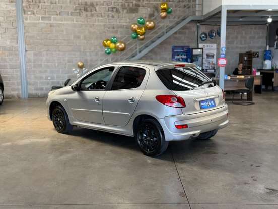 PEUGEOT-207-2011