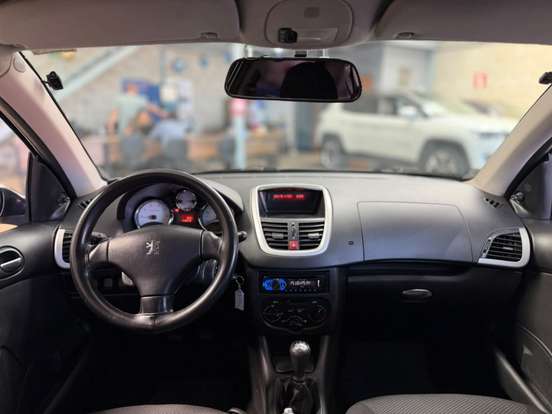 PEUGEOT-207-2011