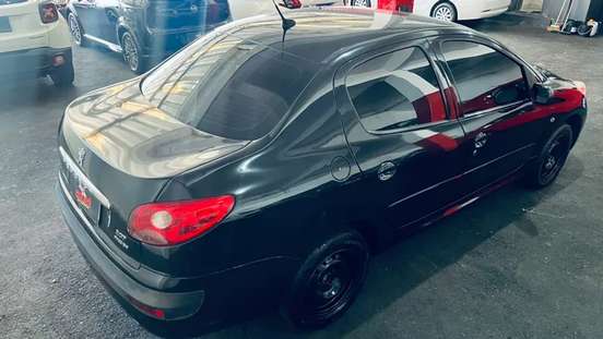 PEUGEOT-207-2011