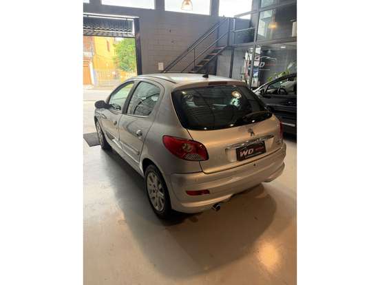 PEUGEOT-207-2011