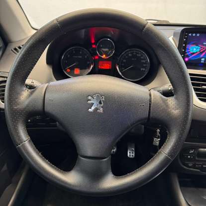 PEUGEOT-207-2011
