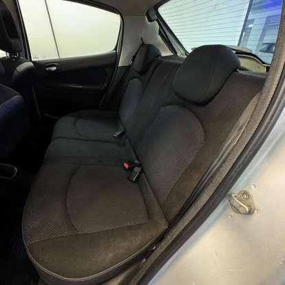 PEUGEOT-207-1.6 XS 16V FLEX 4P AUTOMÁTICO PEUGEOT-207-2011