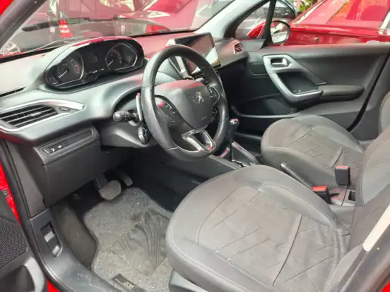 PEUGEOT-208-2013