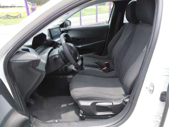 PEUGEOT-208-2024