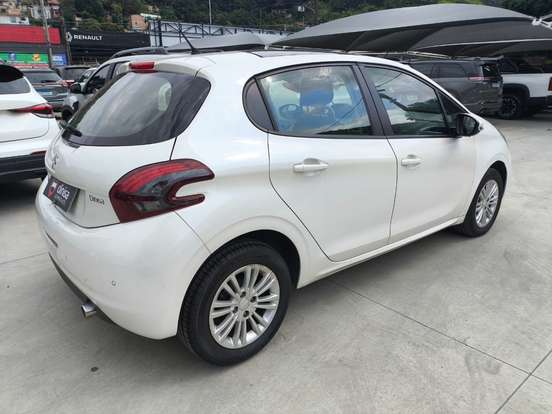 PEUGEOT-208-1.6 ALLURE 16V FLEX 4P AUTOMÁTICO PEUGEOT-208-2016