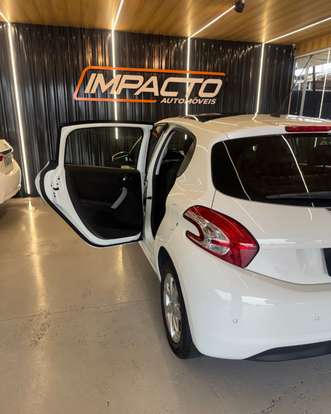 PEUGEOT-208-2015