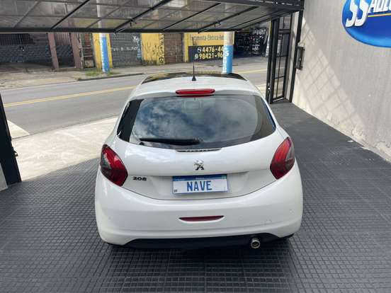 PEUGEOT-208-2016