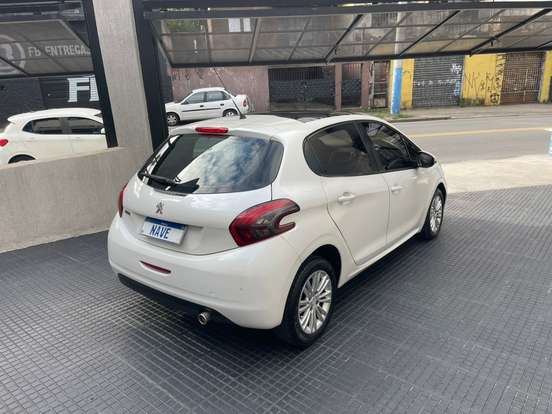 PEUGEOT-208-1.6 ALLURE 16V FLEX 4P AUTOMÁTICO PEUGEOT-208-2016