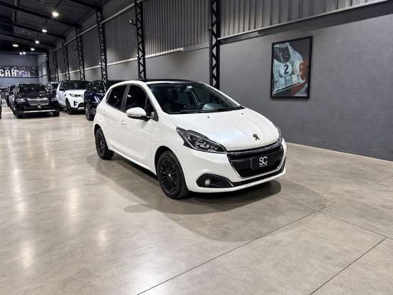 PEUGEOT-208-2017