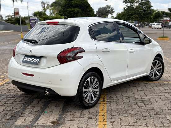 PEUGEOT-208-1.6 GRIFFE 16V FLEX 4P AUTOMÁTICO PEUGEOT-208-2017