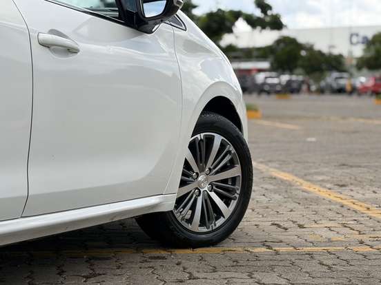 PEUGEOT-208-1.6 GRIFFE 16V FLEX 4P AUTOMÁTICO PEUGEOT-208-2017