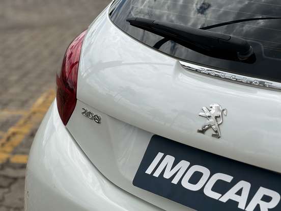 PEUGEOT-208-1.6 GRIFFE 16V FLEX 4P AUTOMÁTICO PEUGEOT-208-2017