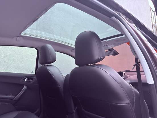 PEUGEOT-208-2013