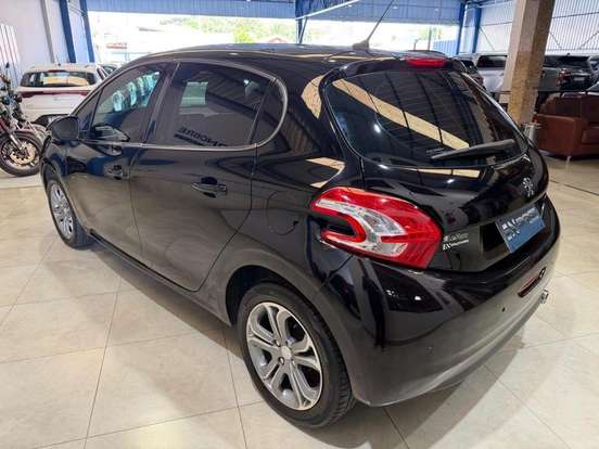 PEUGEOT-208-2015