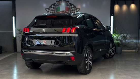 PEUGEOT-3008-2018