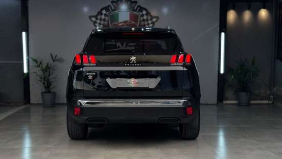PEUGEOT-3008-2018