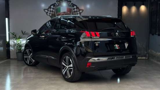 PEUGEOT-3008-2018