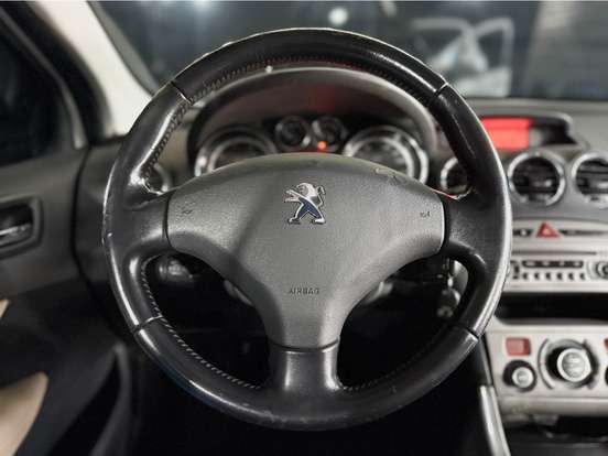 PEUGEOT-308-2012