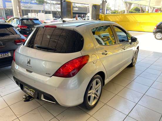 PEUGEOT-308-2012