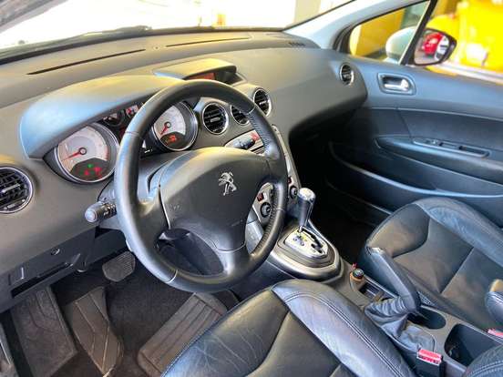 PEUGEOT-308-2012