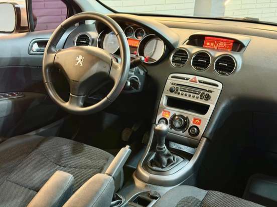 PEUGEOT-408-2013