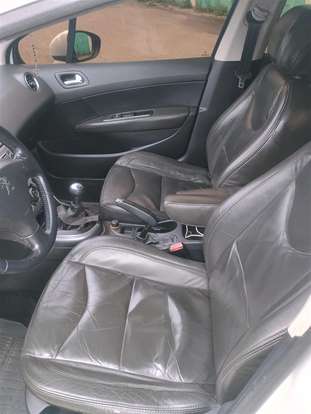 PEUGEOT-308-2012