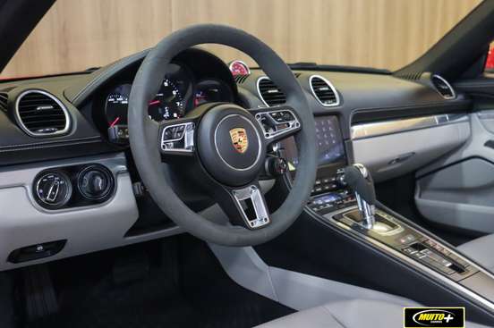 PORSCHE-718-2024