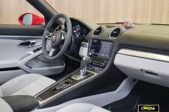 PORSCHE-718-2024
