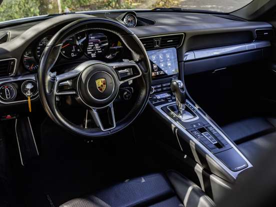 PORSCHE-911-2018