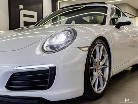 PORSCHE-911-2018