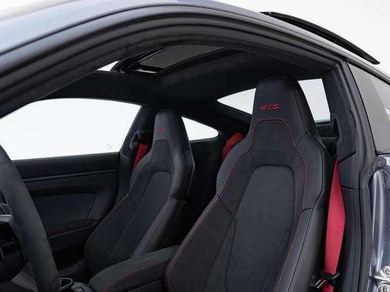 PORSCHE-911-2025